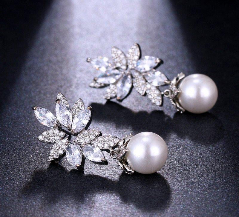 Tear Pearl Drop Earrings