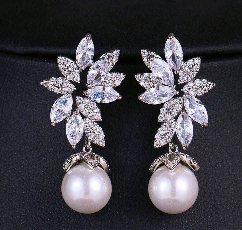 Tear Pearl Drop Earrings