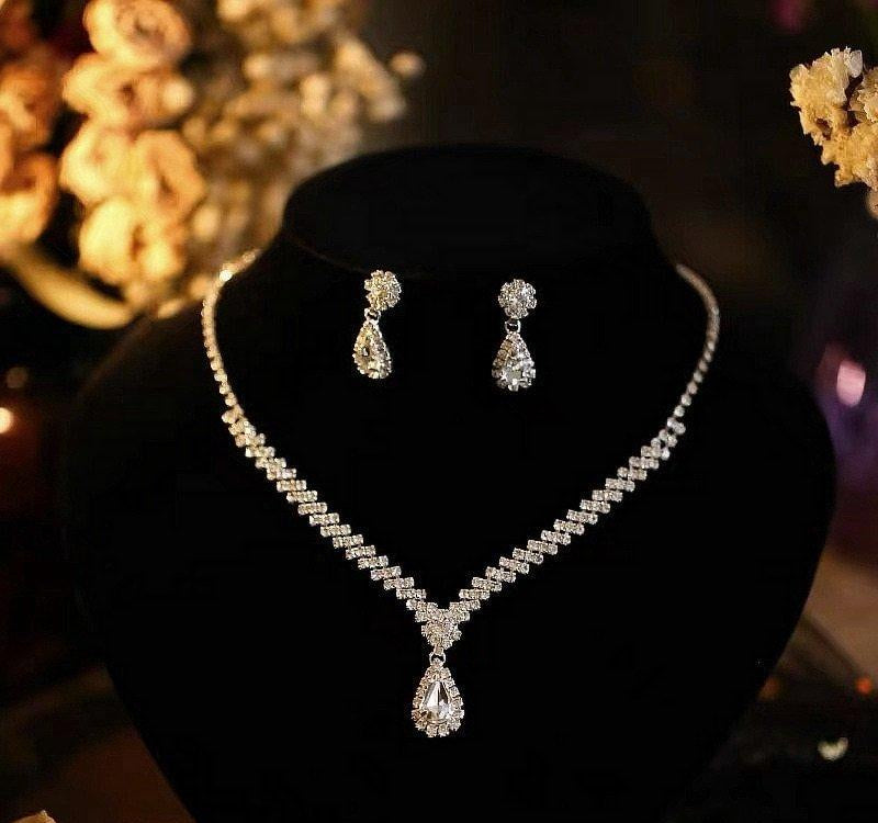 Tear Necklace Set